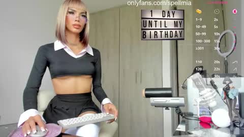 Mia  instagram miasspell online show from 11/04/25, 03:55