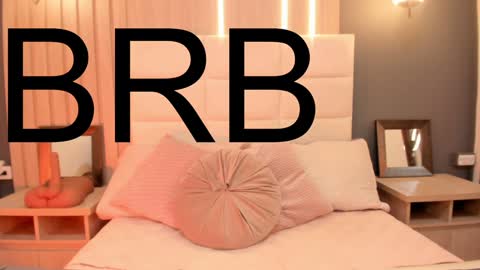 Mia online show from 12/12/24, 07:04