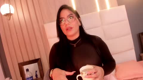 Mia online show from 01/21/25, 08:32