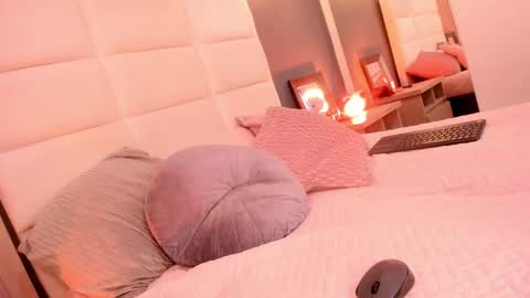 Mia online show from 03/06/25, 09:31