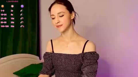 Mia online show from 12/01/25, 06:40