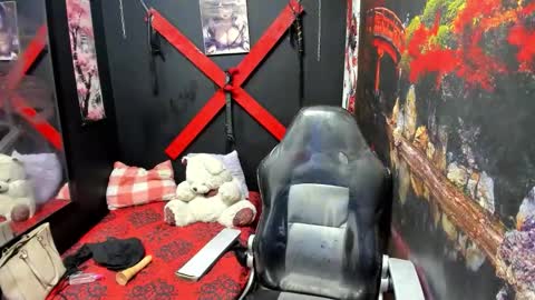 Mariana online show from 09/27/25, 11:48