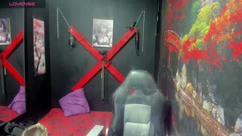 Snapshot of miatentazione chatting on 11/13/25, 02:38 Mariana online show from 11/13/25, 02:38