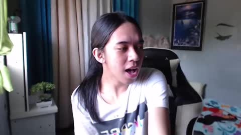 Snapshot of miatrixs chatting on 12/22/24, 05:01 Mia online show from 12/22/24, 05:01