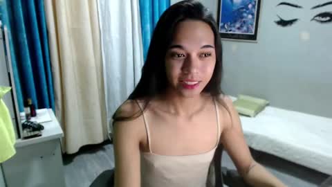 Snapshot of miatrixs chatting on 12/29/24, 08:15 Mia online show from 12/29/24, 08:15