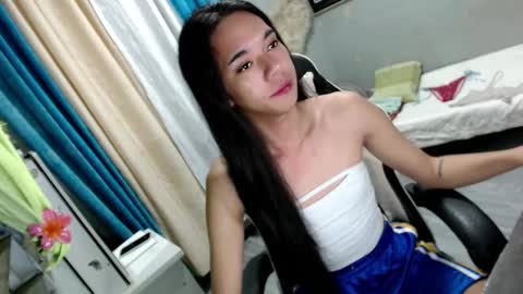 Snapshot of miatrixs chatting on 01/05/25, 08:21 Mia online show from 01/05/25, 08:21