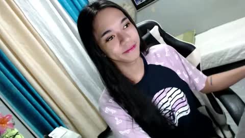 Snapshot of miatrixs chatting on 01/07/25, 07:28 Mia online show from 01/07/25, 07:28