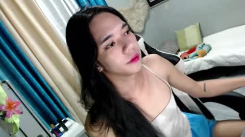 Snapshot of miatrixs chatting on 01/08/25, 07:03 Mia online show from 01/08/25, 07:03