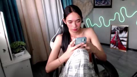 Snapshot of miatrixs chatting on 01/28/25, 01:08 Mia online show from 01/28/25, 01:08