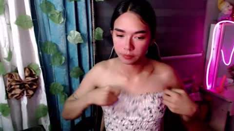 Snapshot of miatrixs chatting on 01/11/26, 10:42 Mia online show from 01/11/26, 10:42