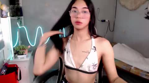 Snapshot of miatrixs chatting on 02/22/26, 05:19 Mia online show from 02/22/26, 05:19