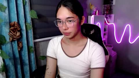 Snapshot of miatrixs chatting on 02/24/26, 07:56 Mia online show from 02/24/26, 07:56