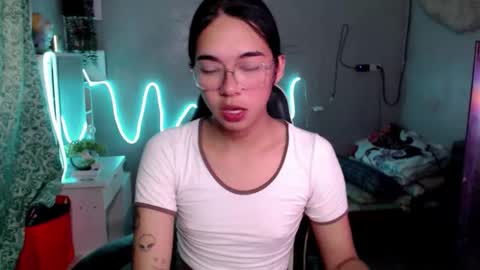 Snapshot of miatrixs chatting on 02/25/26, 09:19 Mia online show from 02/25/26, 09:19