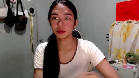 Snapshot of miatrixs chatting on 03/15/26, 05:52 Mia online show from 03/15/26, 05:52