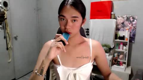 Snapshot of miatrixs chatting on 03/25/26, 03:40 Mia online show from 03/25/26, 03:40