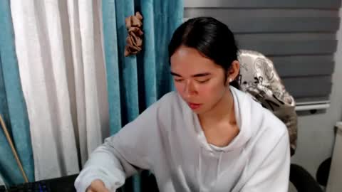 Snapshot of miatrixs chatting on 04/07/26, 06:52 Mia online show from 04/07/26, 06:52