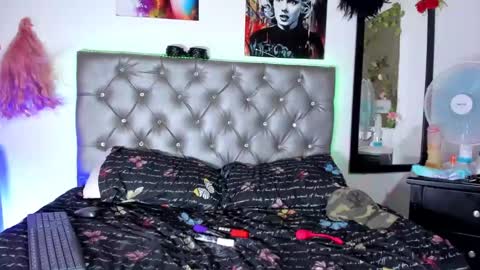 Snapshot of miautena chatting on 01/17/25, 10:23 Mariana online show from 01/17/25, 10:23