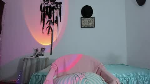 Snapshot of miautena chatting on 04/06/26, 01:36 Mariana online show from 04/06/26, 01:36