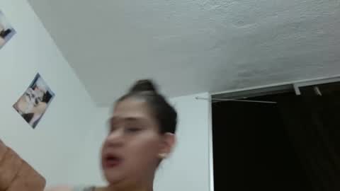 Snapshot of miavanessa_high chatting on 04/21/26, 03:35 MIA VANESSA online show from 04/21/26, 03:35