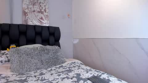 miavelvet1 online show from 11/26/25, 03:07