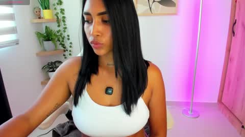 Snapshot of miavelvet_22 chatting on 03/23/26, 05:39 Mia Velvet online show from 03/23/26, 05:39