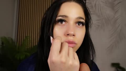 Snapshot of miavelvety chatting on 06/08/26, 01:28 Kimmy online show from 06/08/26, 01:28