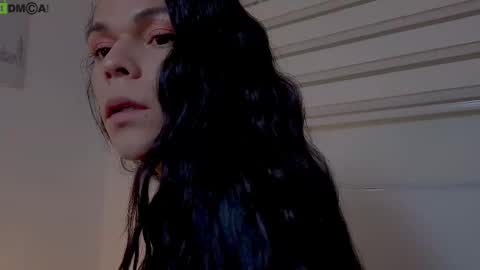 Mia online show from 11/02/25, 06:32