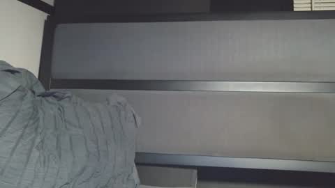 Snapshot of miavers23 chatting on 10/07/25, 09:39 KxngVers online show from 10/07/25, 09:39