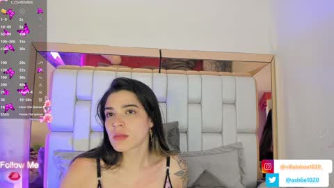 Mia Villalobos online show from 12/24/24, 10:01