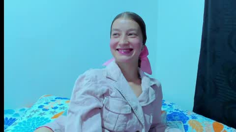 Snapshot of miavolkova_ chatting on 04/24/26, 12:02 Chloe online show from 04/24/26, 12:02