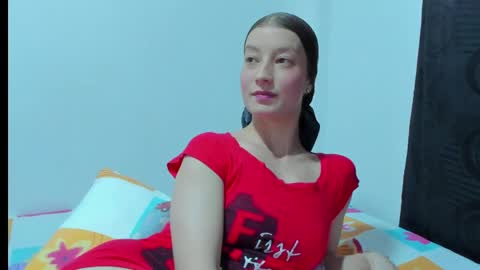 Snapshot of miavolkova_ chatting on 05/17/26, 08:49 Chloe online show from 05/17/26, 08:49
