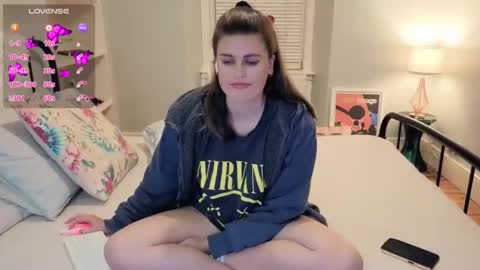 Mia  online show from 10/16/25, 09:27