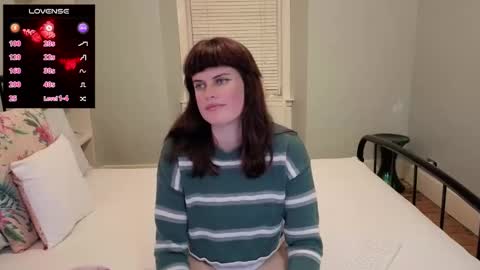 Mia  online show from 11/30/25, 09:52