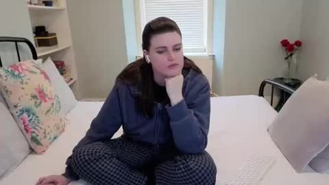 Snapshot of miawallace__ chatting on 02/27/26, 02:17 Mia online show from 02/27/26, 02:17