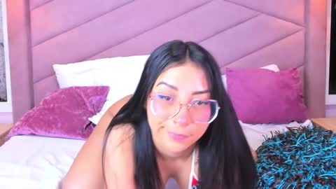 Snapshot of miaweiss chatting on 12/04/25, 09:01 MiaWeiss online show from 12/04/25, 09:01