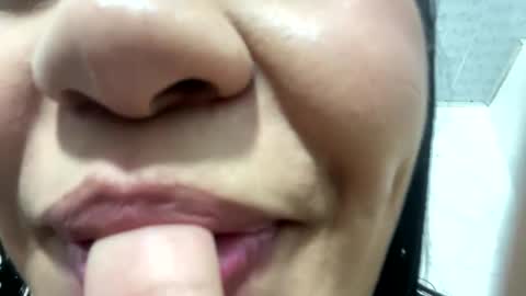 Snapshot of miawhithee chatting on 10/14/25, 12:33 Ma Whithe online show from 10/14/25, 12:33