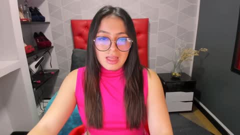 Snapshot of miawils_ chatting on 12/13/24, 10:34 M I A W I L S online show from 12/13/24, 10:34