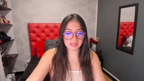 Snapshot of miawils_ chatting on 01/25/25, 07:49 M I A W I L S online show from 01/25/25, 07:49