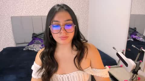 Snapshot of miawils_ chatting on 02/02/25, 03:21 M I A W I L S online show from 02/02/25, 03:21
