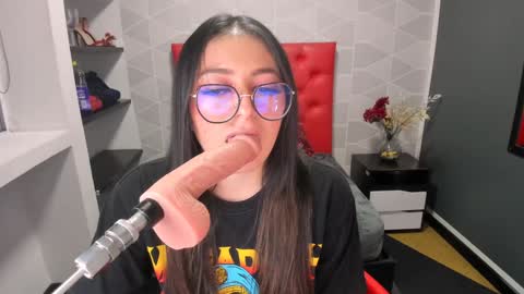 Snapshot of miawils_ chatting on 02/08/25, 01:22 M I A W I L S online show from 02/08/25, 01:22
