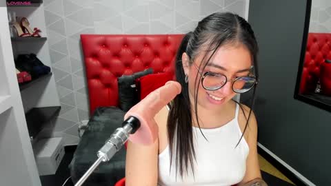 Snapshot of miawils_ chatting on 02/09/25, 01:44 M I A W I L S online show from 02/09/25, 01:44
