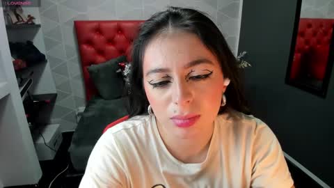 Snapshot of miawils_ chatting on 02/11/25, 11:22 M I A W I L S online show from 02/11/25, 11:22