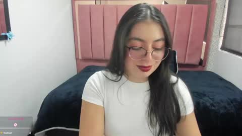 Snapshot of miawils_ chatting on 05/30/26, 07:00 M I A W I L S online show from 05/30/26, 07:00