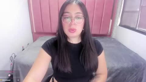 Snapshot of miawils_ chatting on 06/12/26, 07:24 M I A W I L S online show from 06/12/26, 07:24