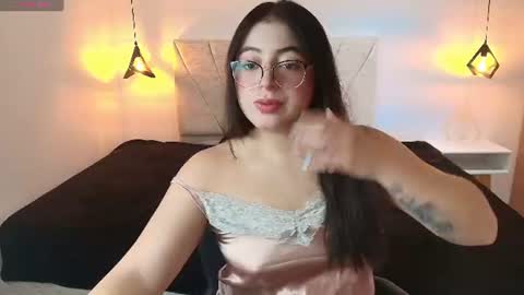 Snapshot of miawils_ chatting on 06/24/26, 11:53 M I A W I L S online show from 06/24/26, 11:53
