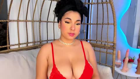 Snapshot of miawoderfull chatting on 02/22/25, 03:23 Mia online show from 02/22/25, 03:23