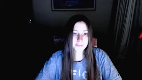 Snapshot of miawriter chatting on 04/05/26, 11:02 LuckyMia online show from 04/05/26, 11:02