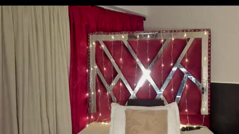 Snapshot of micaelahott_ chatting on 11/17/25, 03:34 micaelahott_ online show from 11/17/25, 03:34