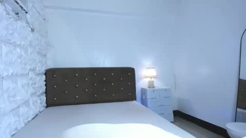 Snapshot of micaganda1 chatting on 03/22/26, 07:39 urbaby mica online show from 03/22/26, 07:39