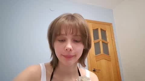 Luna online show from 10/13/25, 05:35